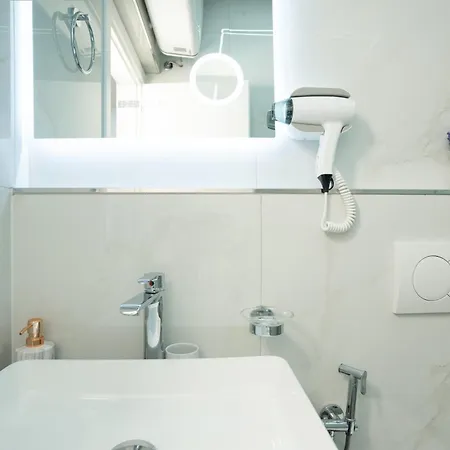 The Blue Pearl Apartment *