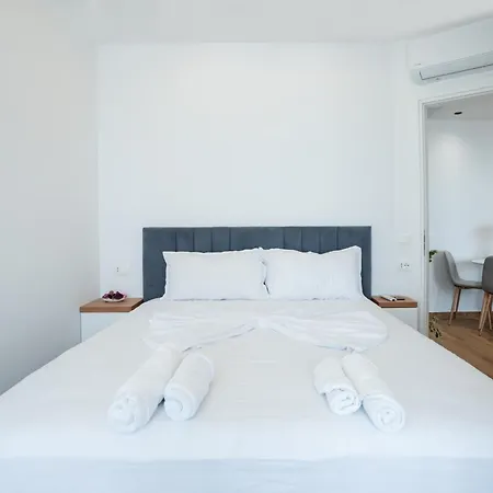 The Blue Pearl Apartment *