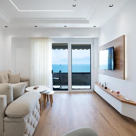 The Blue Pearl Apartment *